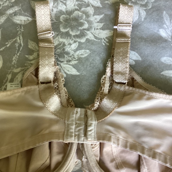 EIomi  bra, beige size US 34J - Picture 4 of 9